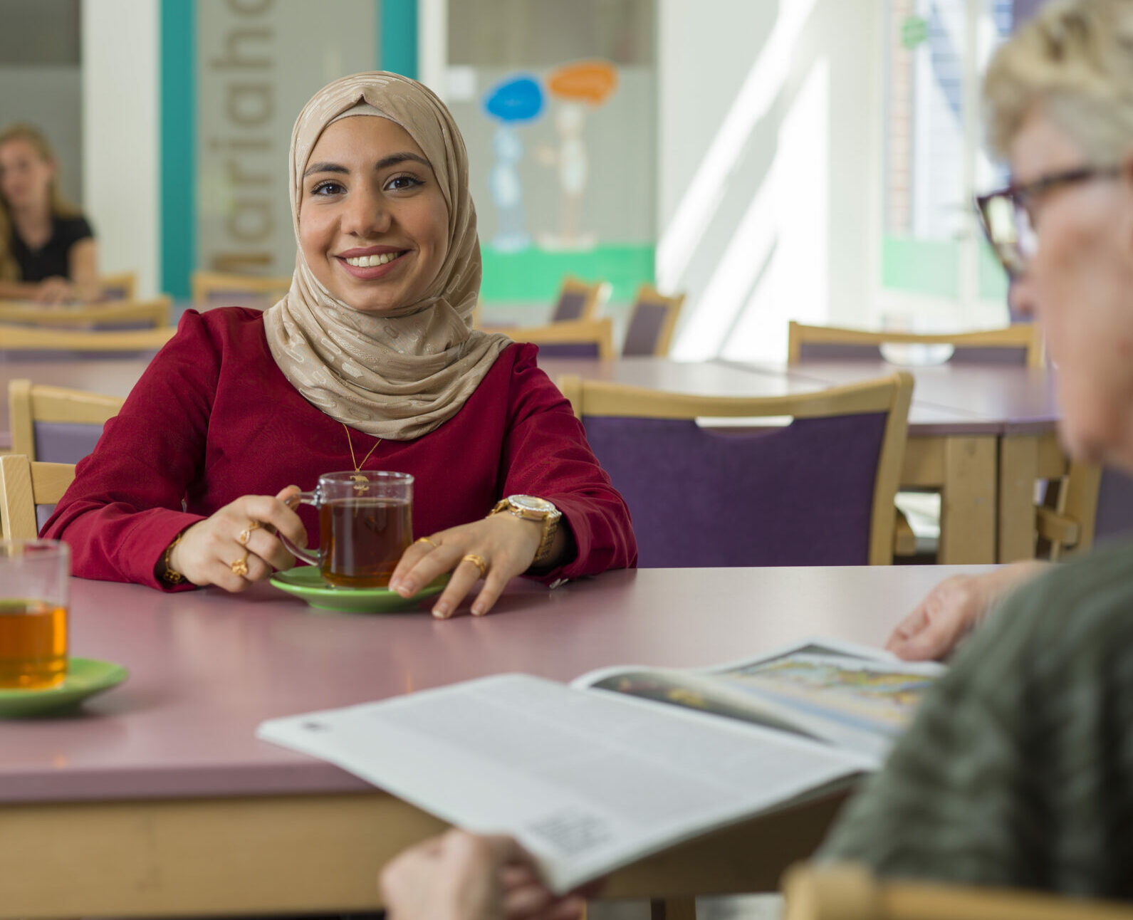 meisje met hoofddoek